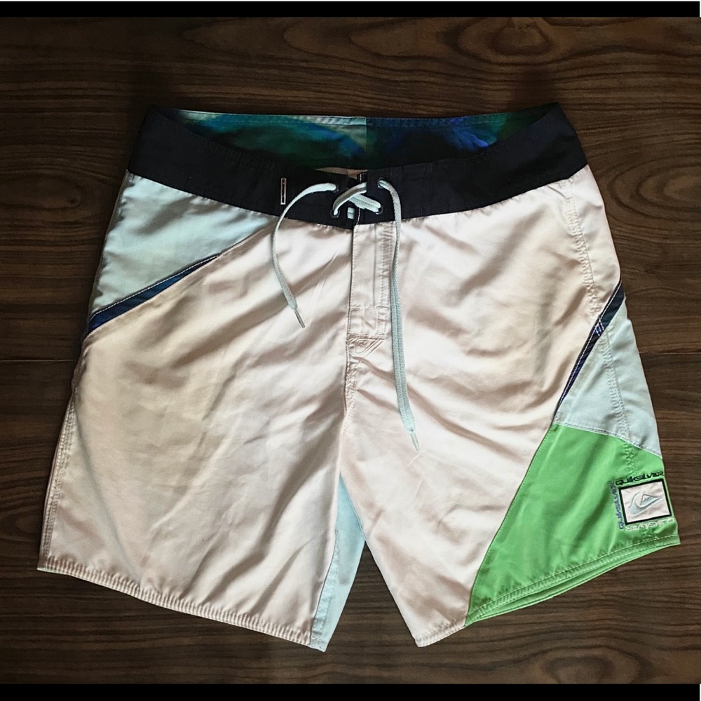 QuickSilver Trunks 32